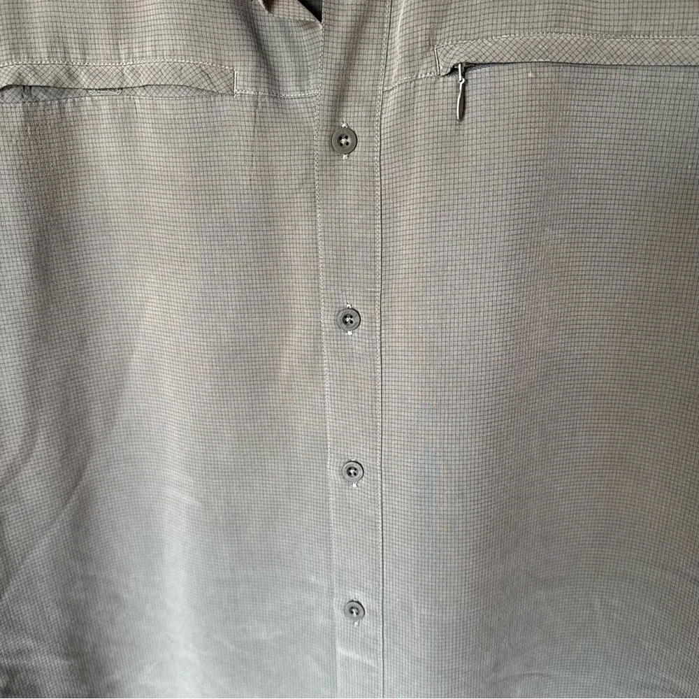Vintage The North Face Men's Olive Short-Sleeve Button-Down Shirt